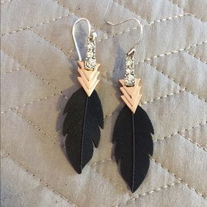 Stella & Dot Raven Earrings